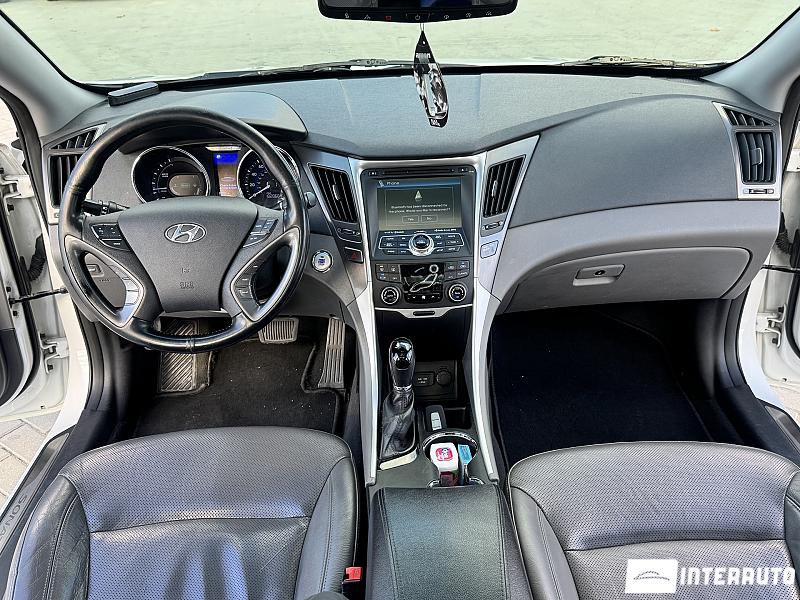 Hyundai Sonata 16 automobil-interauto
