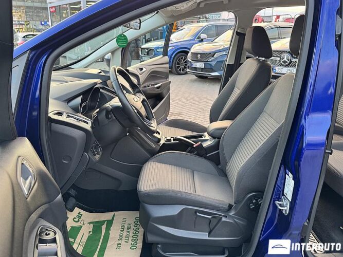 Ford Grand C-MAX 37 interauto-car