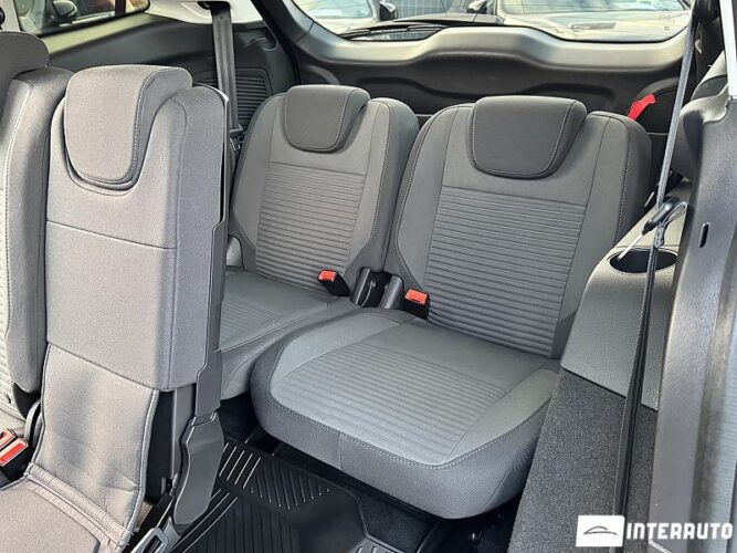 Ford Grand C-MAX 47 interauto-car