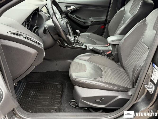 Ford Focus 40 interauto-car