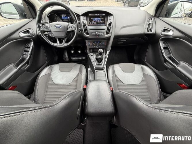 Ford Focus 41 interauto-car