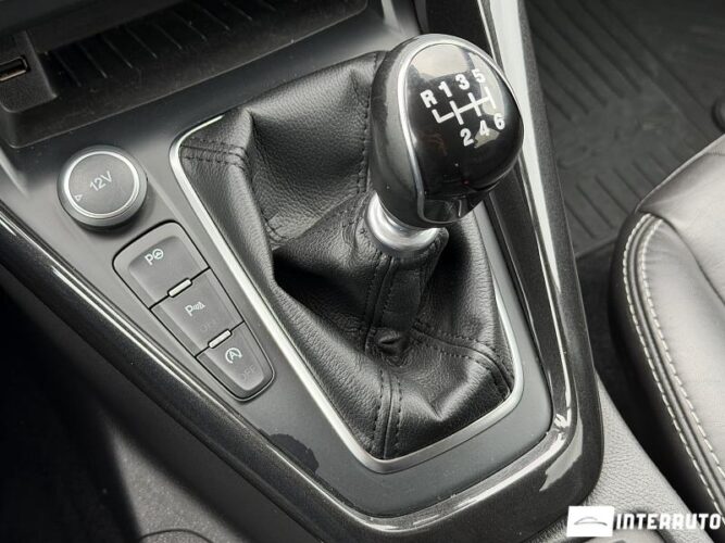 Ford Focus 47 interauto-car