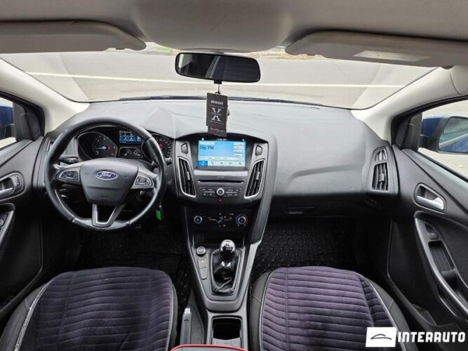 Ford Focus 33 interauto-car