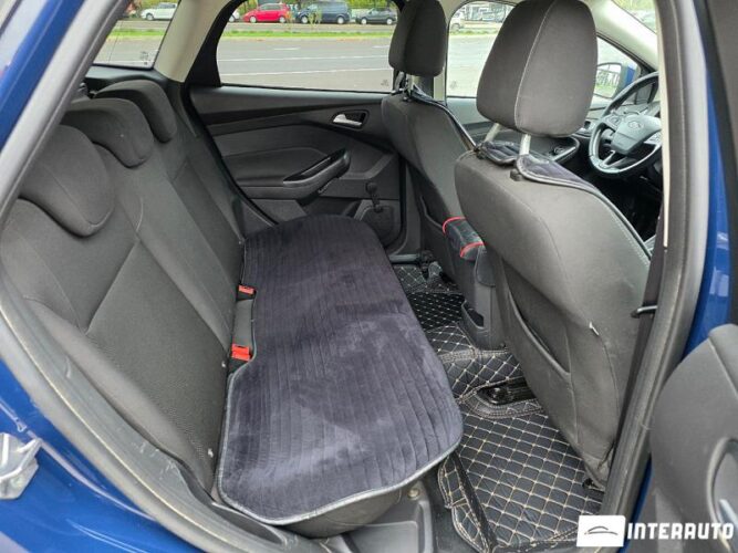 Ford Focus 35 interauto-car