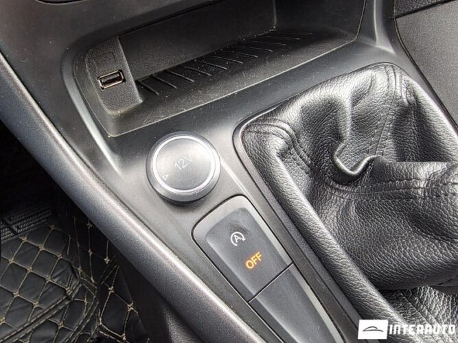 Ford Focus 36 interauto-car