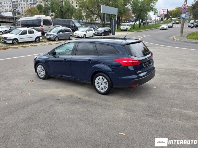 Ford Focus 31 interauto-car