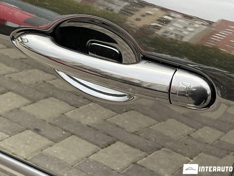 Renault Laguna 15 automobil-interauto