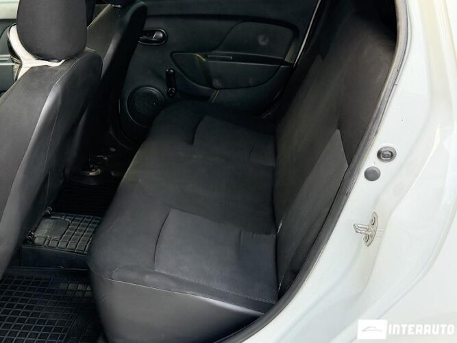 Dacia Logan MCV 40 interauto-car