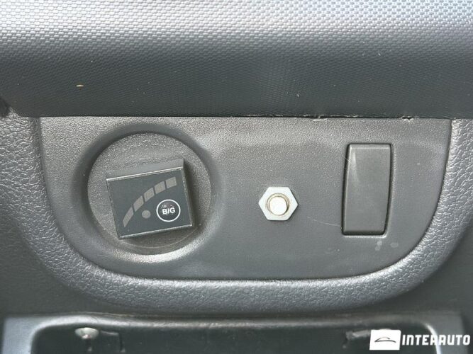 Dacia Logan MCV 33 interauto-car