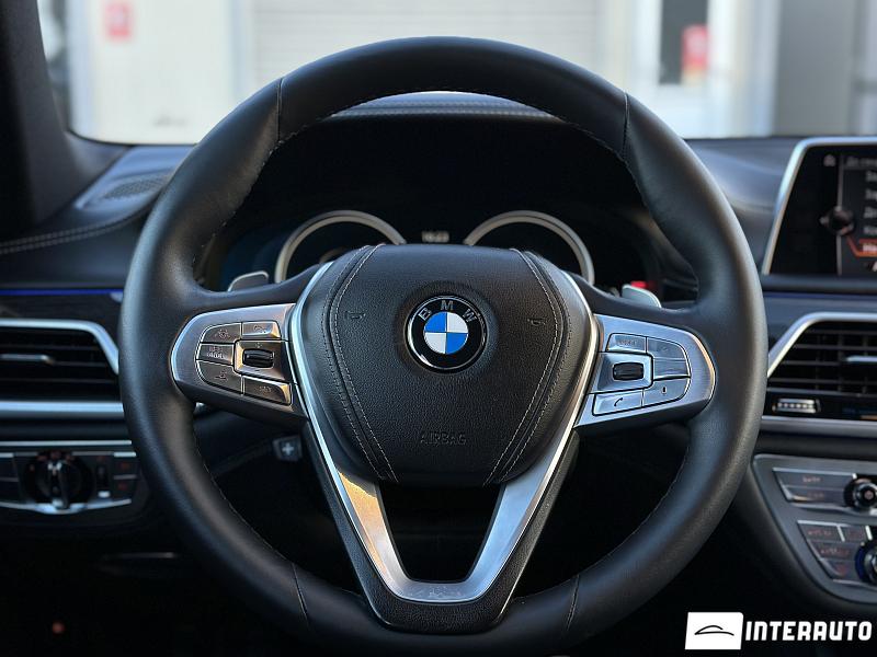 BMW 740e 25 automobil-interauto