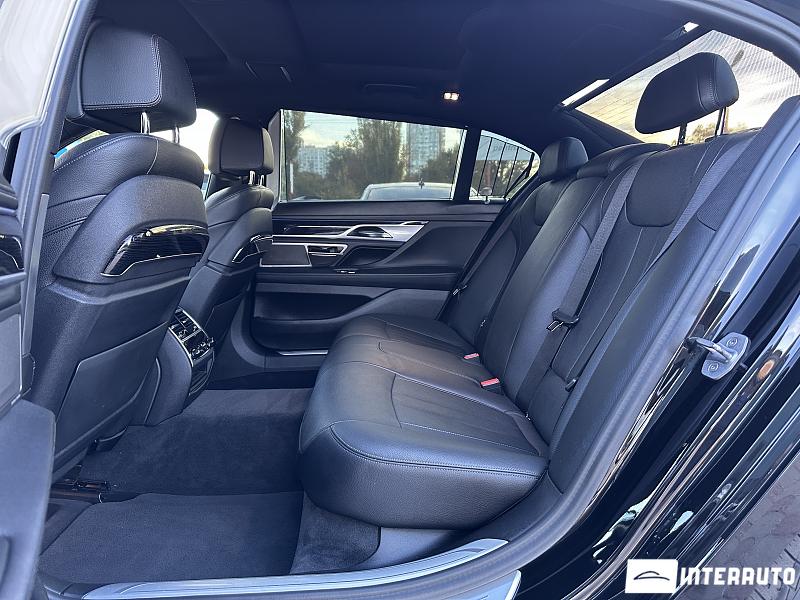 BMW 740e 30 automobil-interauto