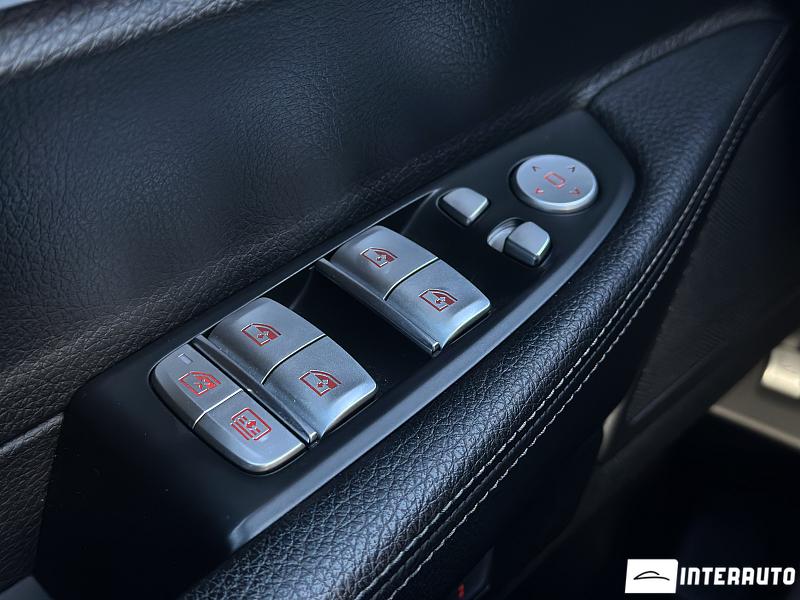 BMW 740e 20 automobil-interauto