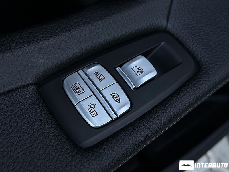 BMW 740e 34 automobil-interauto