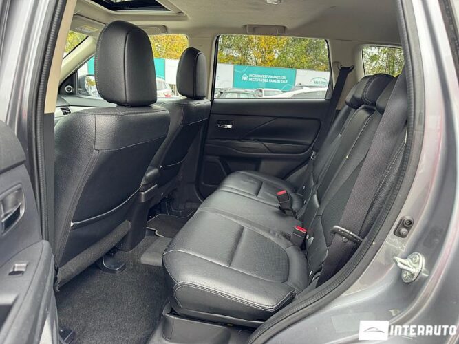 Mitsubishi Outlander 41 interauto-car
