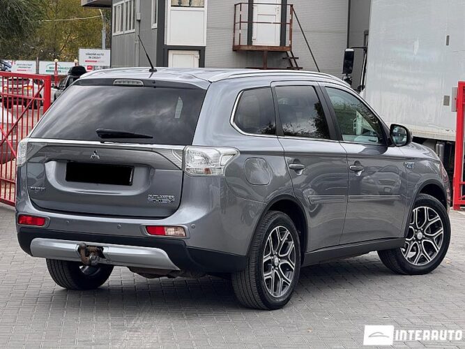 Mitsubishi Outlander 31 interauto-car
