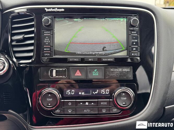 Mitsubishi Outlander 38 interauto-car