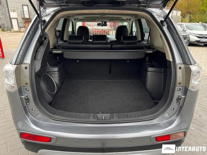 Mitsubishi Outlander 43 interauto-car