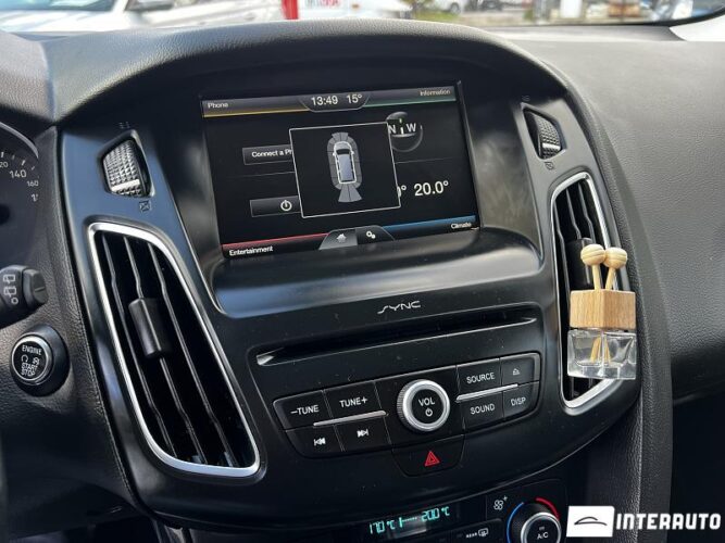 Ford Focus 38 interauto-car