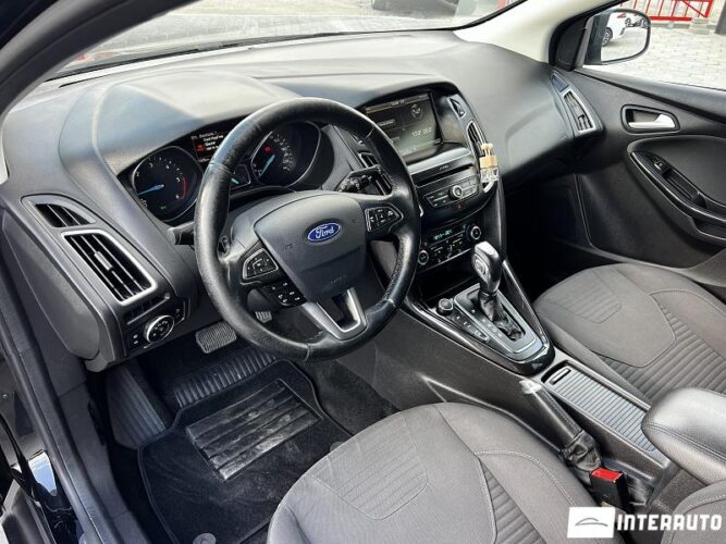 Ford Focus 34 interauto-car