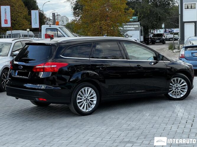 Ford Focus 32 interauto-car