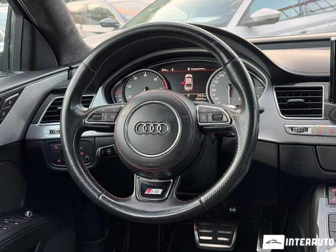 Audi S8 42 interauto-car