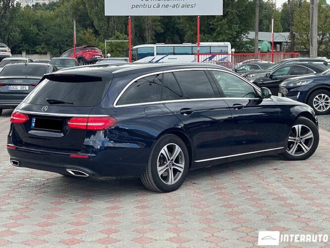 Mercedes E 220 32 interauto-car