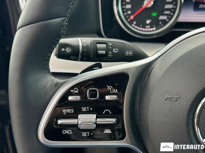 Mercedes E 220 38 interauto-car