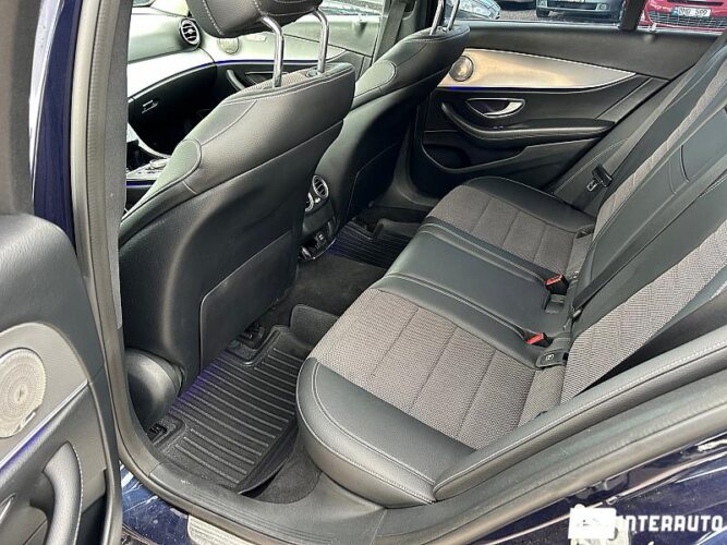 Mercedes E 220 44 interauto-car