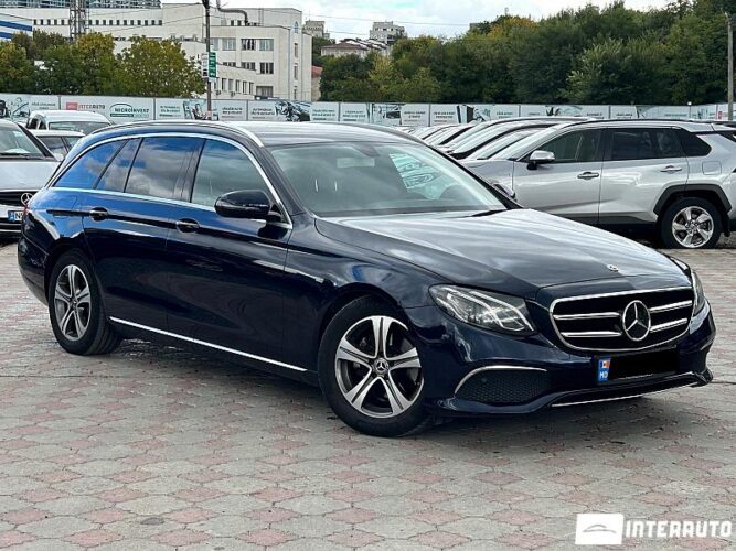 Mercedes E 220 33 interauto-car