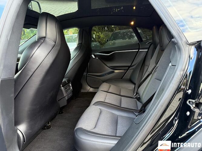 Tesla Model S 43 interauto-car