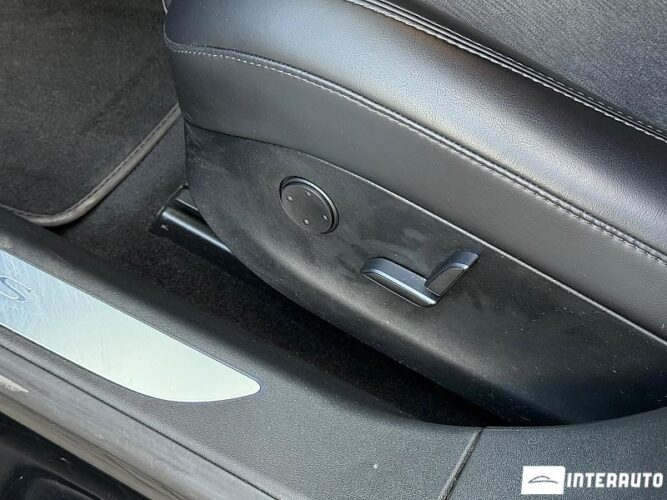 Tesla Model S 33 interauto-car