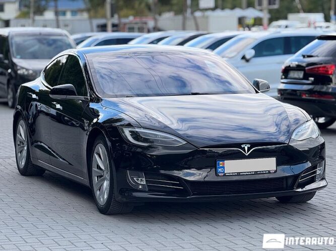 Tesla Model S 30 interauto-car
