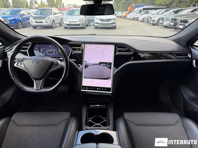 Tesla Model S 35 interauto-car