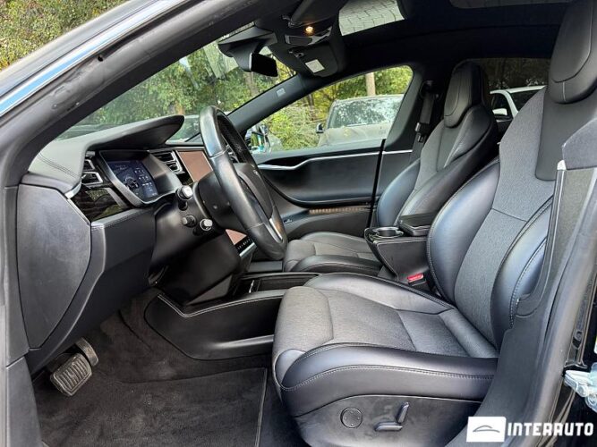 Tesla Model S 32 interauto-car