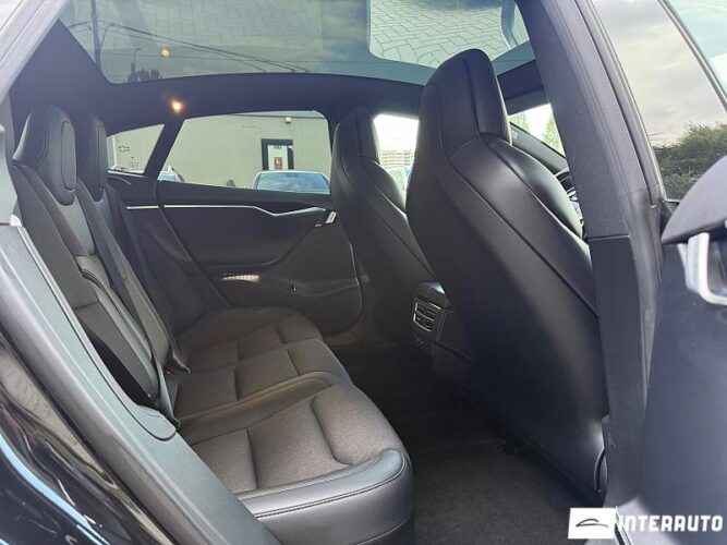 Tesla Model S 42 interauto-car