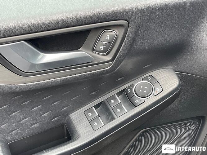 Ford Kuga 43 interauto-car