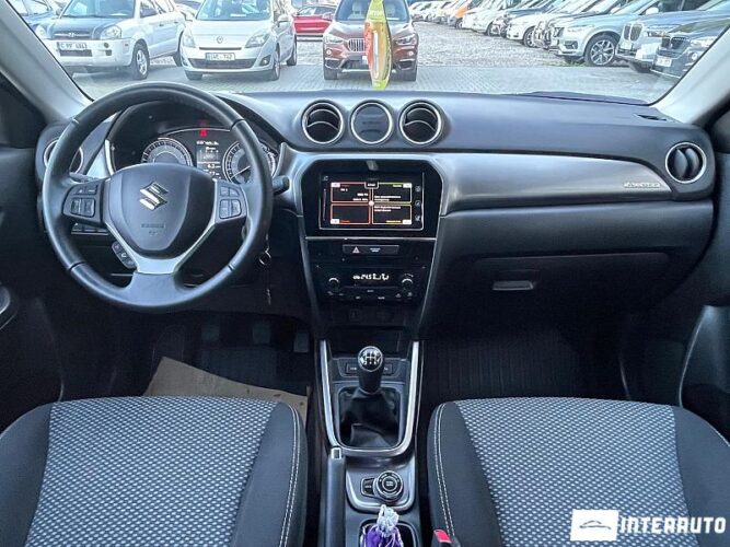 Suzuki Vitara 38 interauto-car