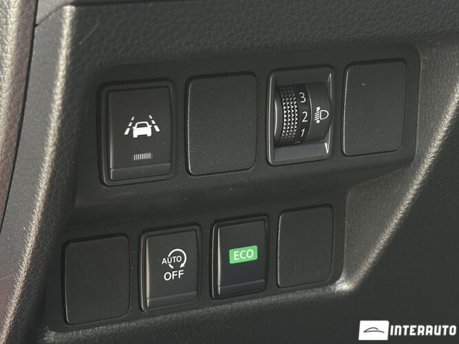 Nissan Qashqai 44 interauto-car