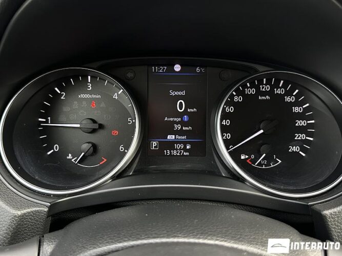 Nissan Qashqai 37 interauto-car