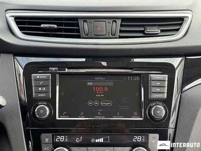 Nissan Qashqai 38 interauto-car