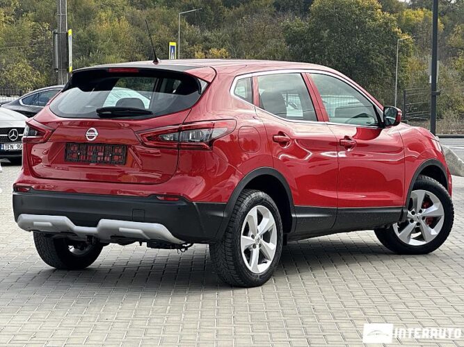 Nissan Qashqai 32 interauto-car