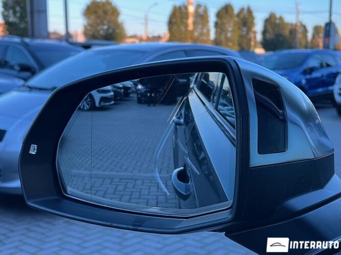 Audi SQ7 45 interauto-car