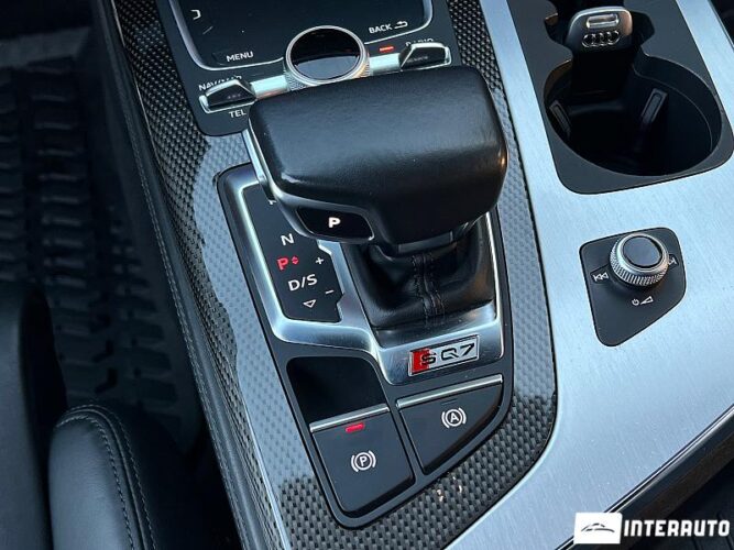 Audi SQ7 60 interauto-car