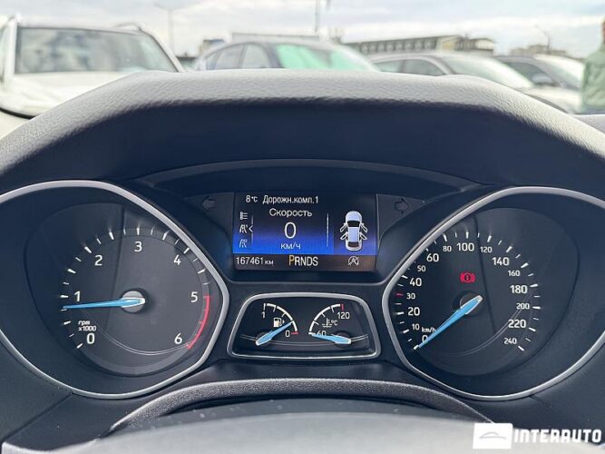 Ford Focus 38 interauto-car