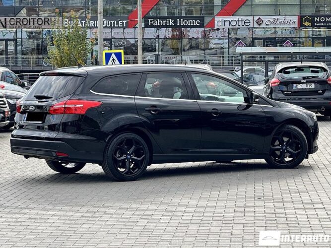 Ford Focus 33 interauto-car