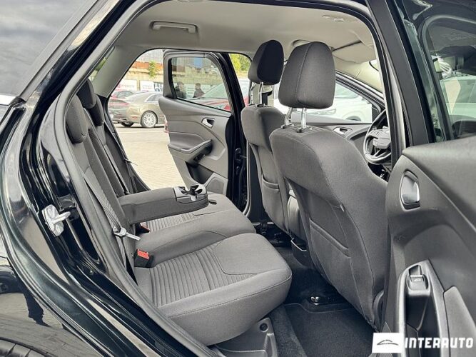 Ford Focus 44 interauto-car