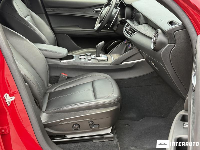 Alfa Romeo Stelvio Sprint 19 automobil-interauto