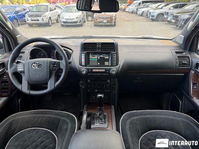 Toyota Land Cruiser Prado 41 interauto-car