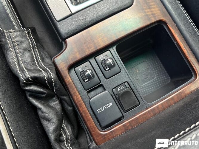 Toyota Land Cruiser Prado 47 interauto-car