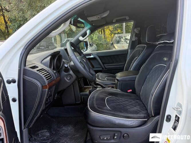 Toyota Land Cruiser Prado 36 interauto-car